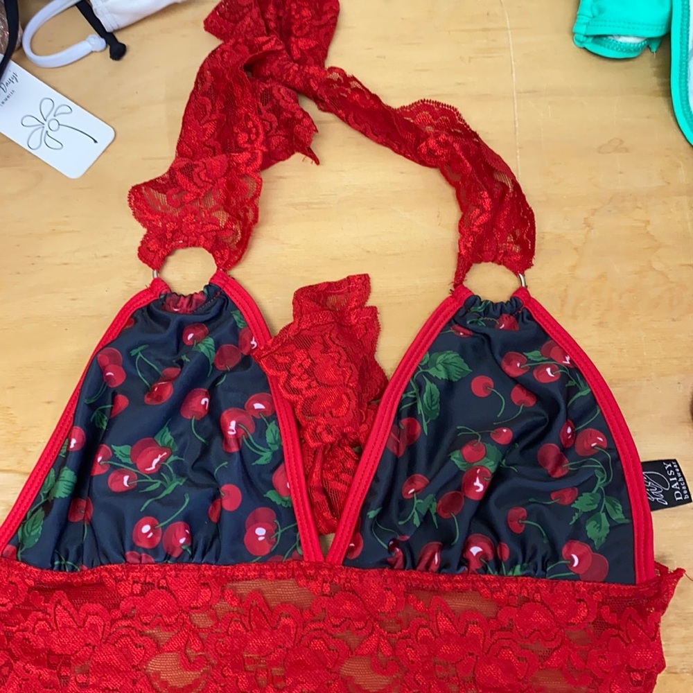 NWOT dippin daisy bikini lingerie top size M